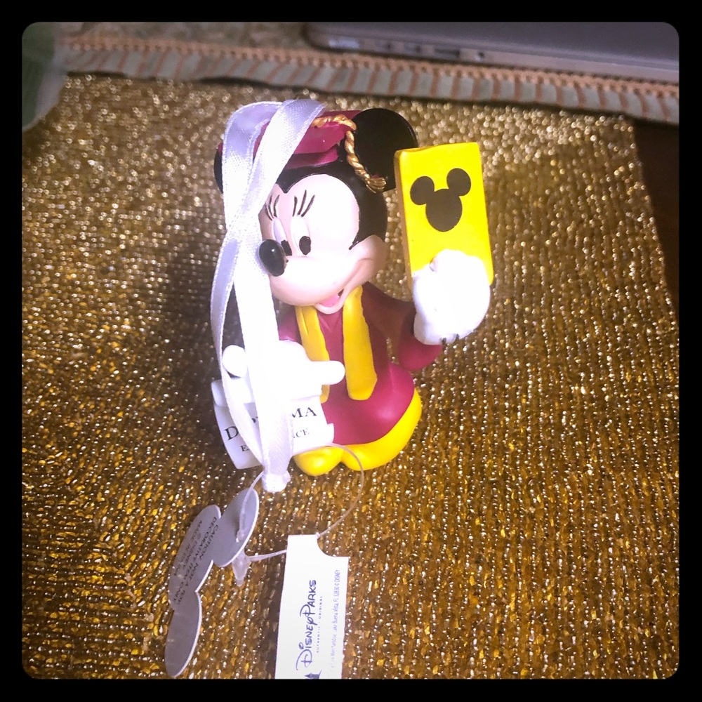 BRAND NEW MINNIE MOUSE ORNAMENT